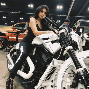 Meet your Posher, Marieny